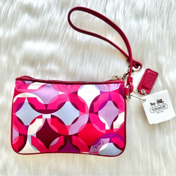 COACH POPPY WRISTLET - Picture 14 of 16